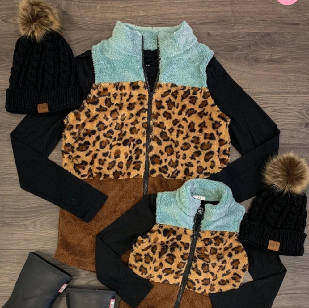 5 LEFT! Aqua & Cheetah Sherpa Vest (Mom Sizes)